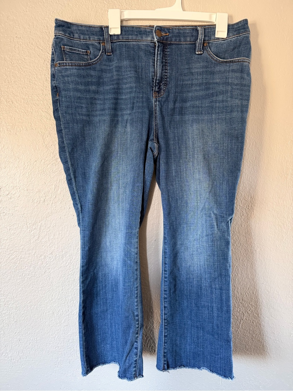 Chico Slimming Girlfriend Kick Flare jeans size 3.5 (Plus Size 18) short petite
